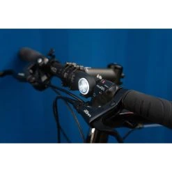 Incirca Lichtset, LED, Frontlicht 3 Funktionen 12 Lumen / R&uuml;cklicht 6 Lumen, Inkl. Halterung Und 2xCR2 -E-Bike Zubehör incirca lichtset led frontlicht 3 funktionen 12 lumen ruecklicht 6 lumen inkl halterung und 2xcr23